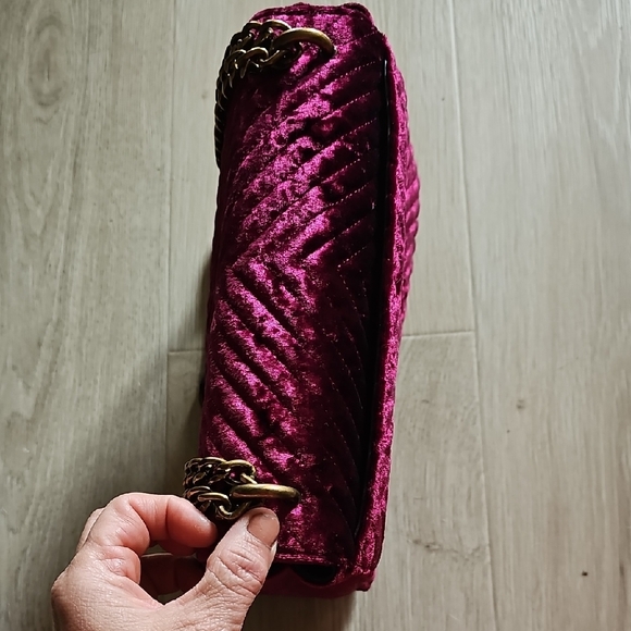 Nine West Elegant Velvet Chain Strap Bag - Picture 8 of 8